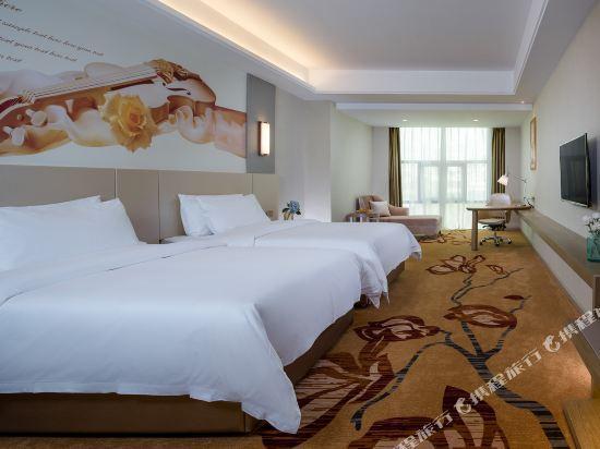 Vienna International Hotel (Haikou Old Town High Speed Railway Station) 25/58