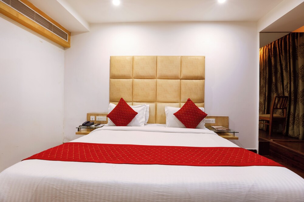 Airport Hotel Grand Delhi 19/52