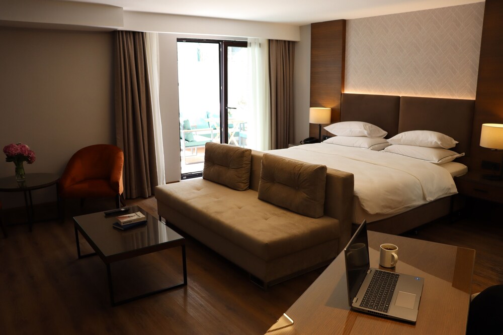 Riva Hotel Nisantasi 12/33