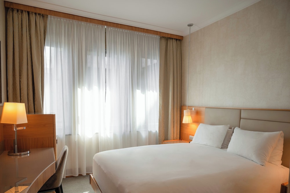 Room, Queen Bed