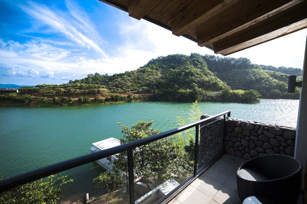 Fishman Homestay 33/56