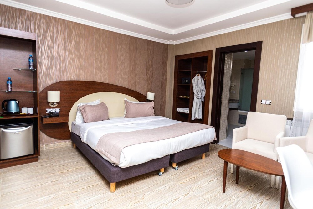 Hotel Rue D'or 25/58