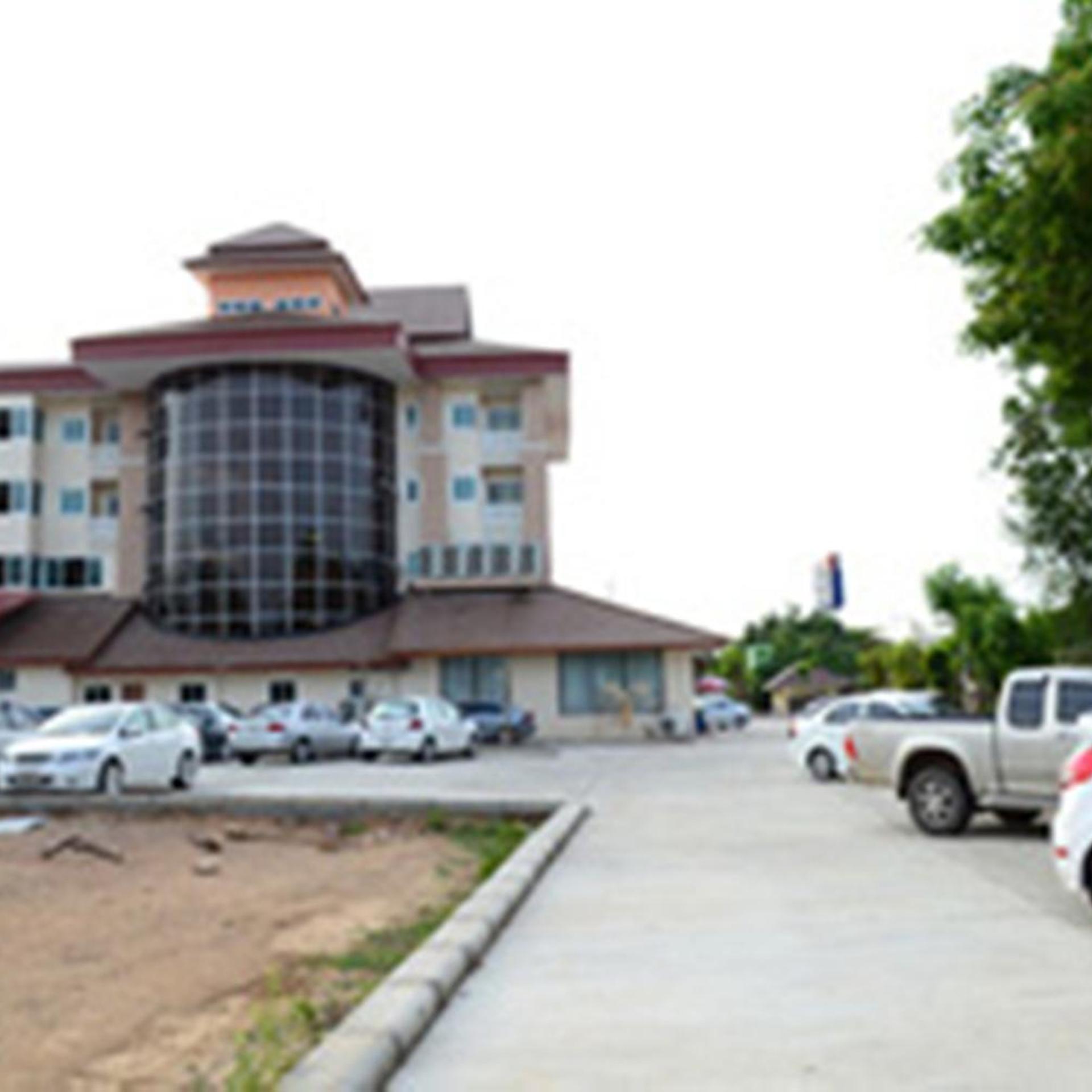 Butnamtong Hotel 27/32