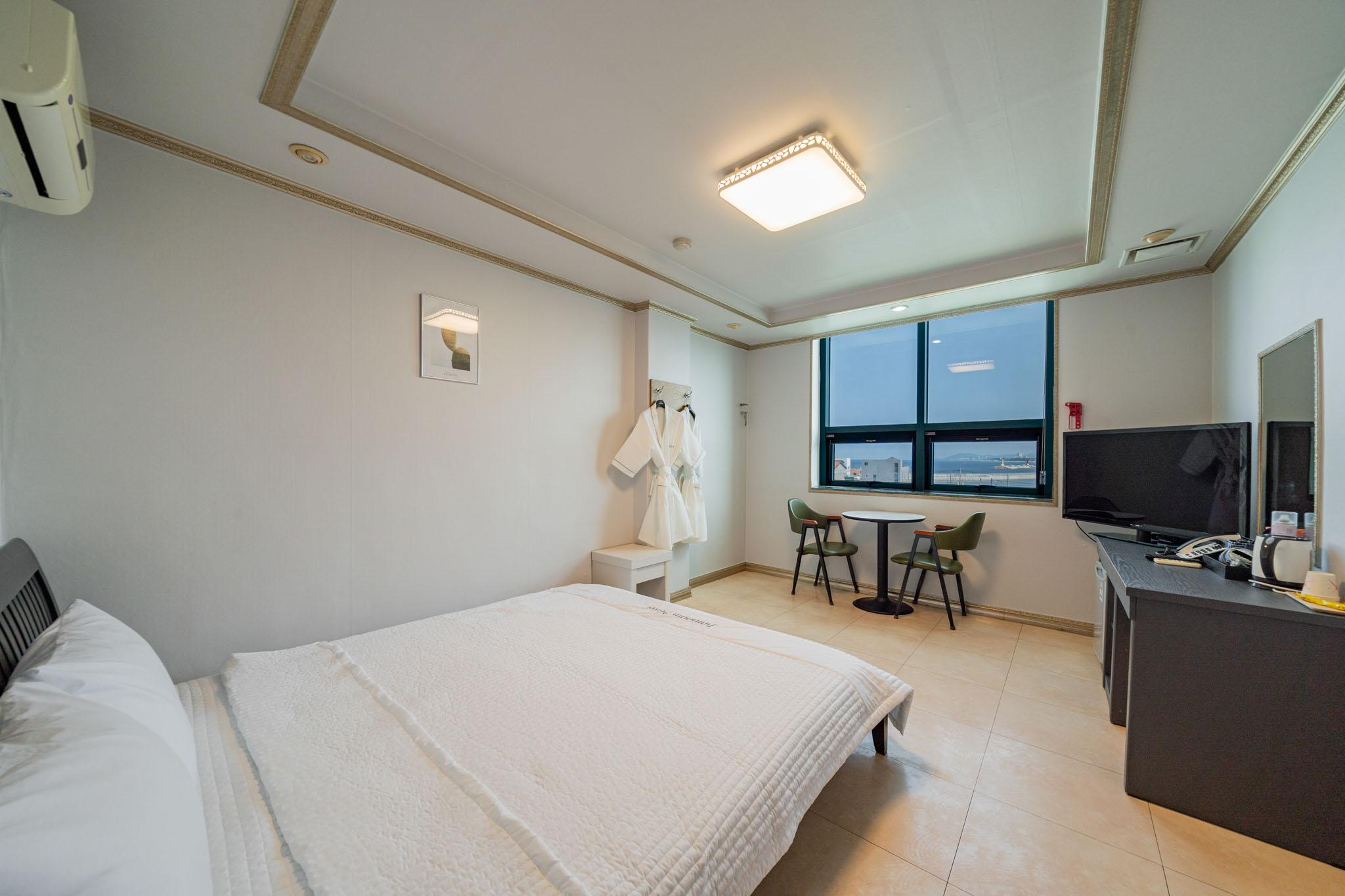 Jumunjin Hotel 11/26