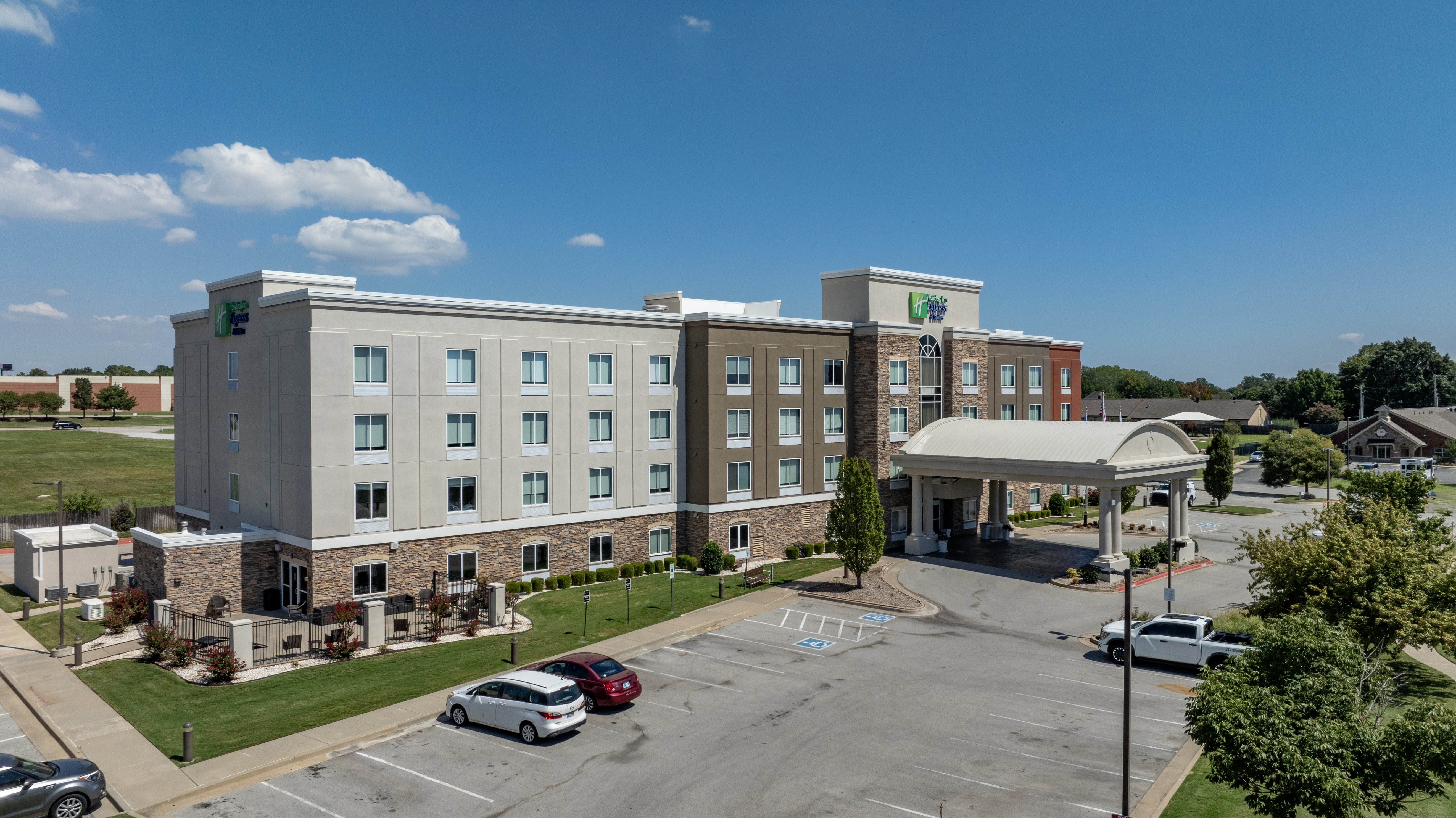 Holiday Inn Express Hotel & Suites Tulsa South Bixby 4/50