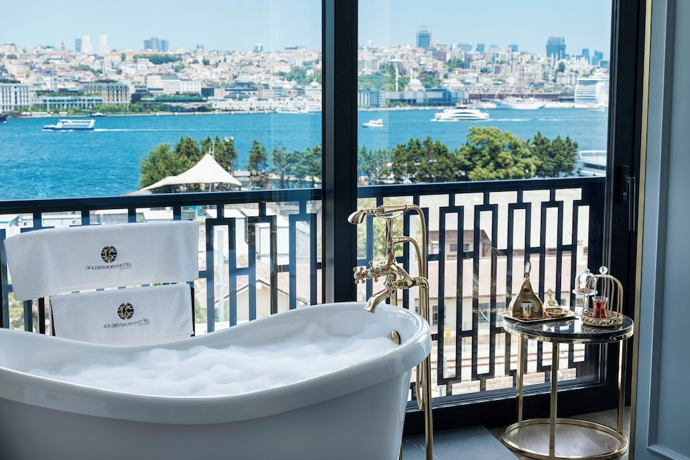 Golden Horn Bosphorus Hotel 59/64