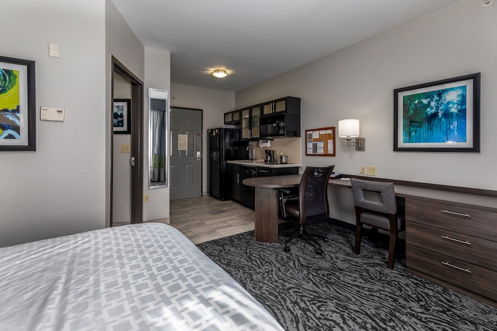 Candlewood Suites Knoxville Airport-Alcoa 27/73