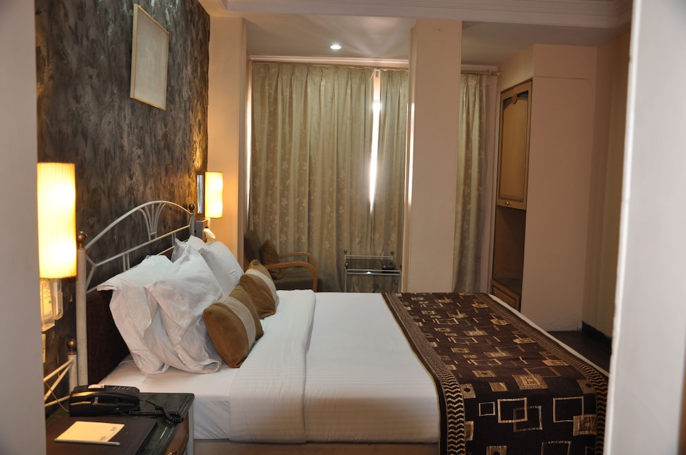 Hotel Gurukripa 29/50