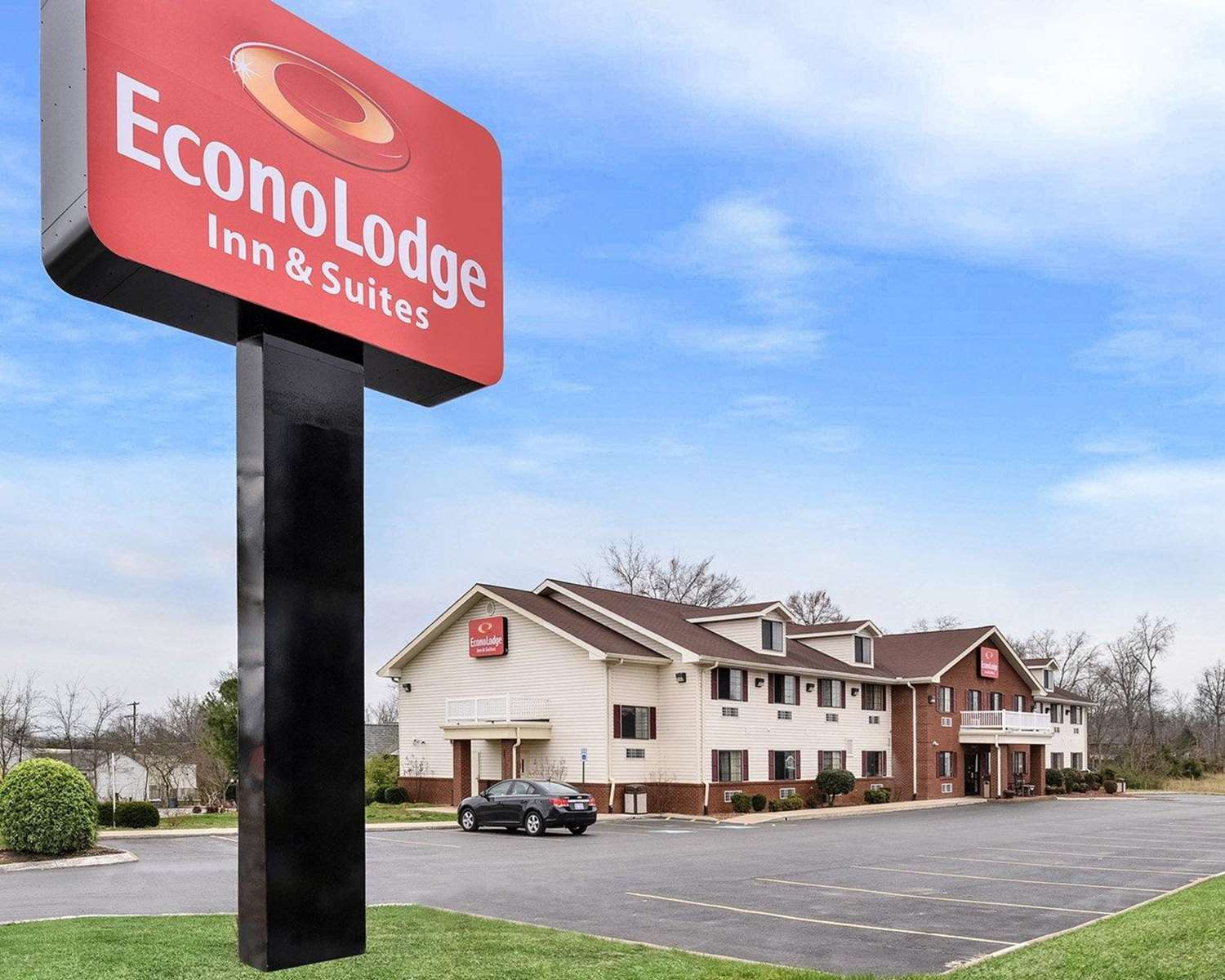 Econo Lodge Inn and Suites Shelbyville 16/21