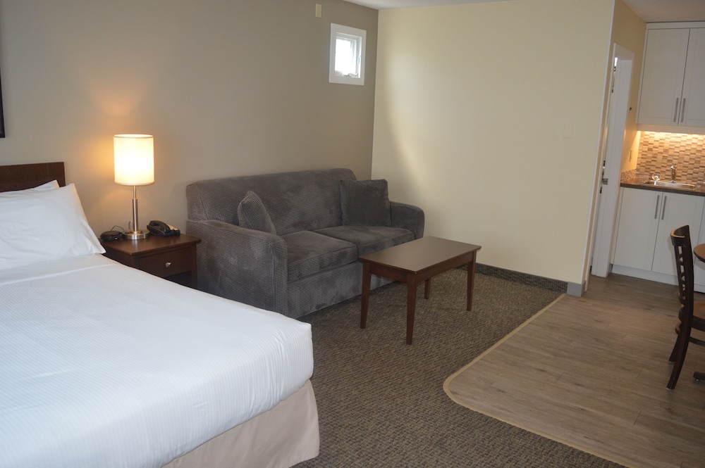 FAMILY SUITE, PREMIUM, 2 QUEEN BEDS