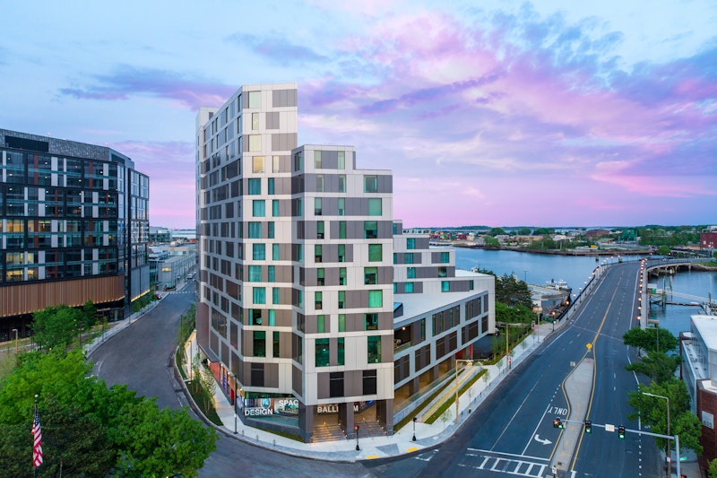 Hampton Inn Boston Seaport District 2/64