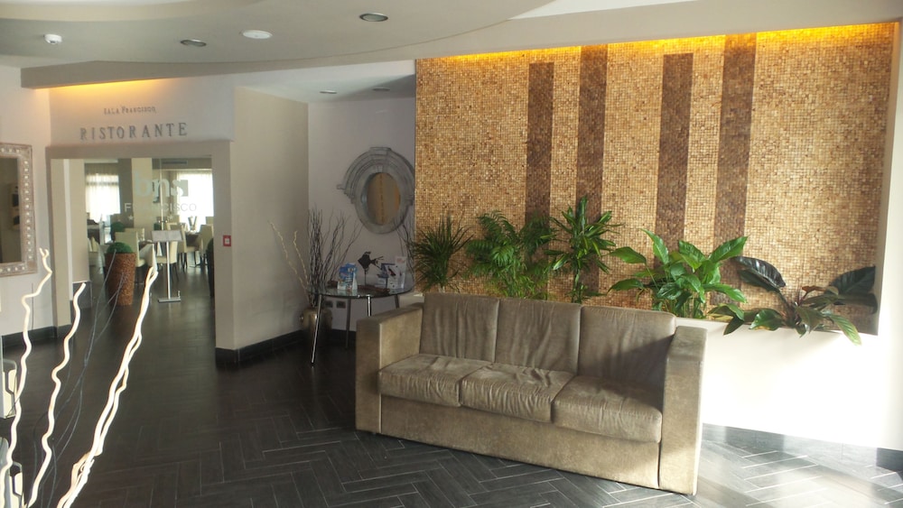 BNS HOTEL FRANCISCO 6/50