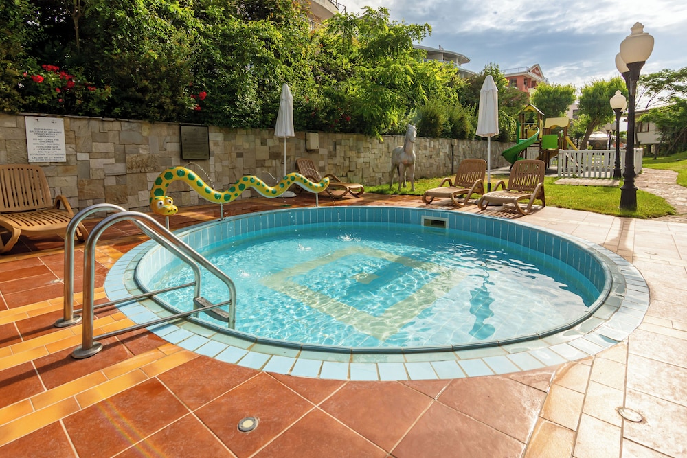 Hotel Helena Sands 29/50