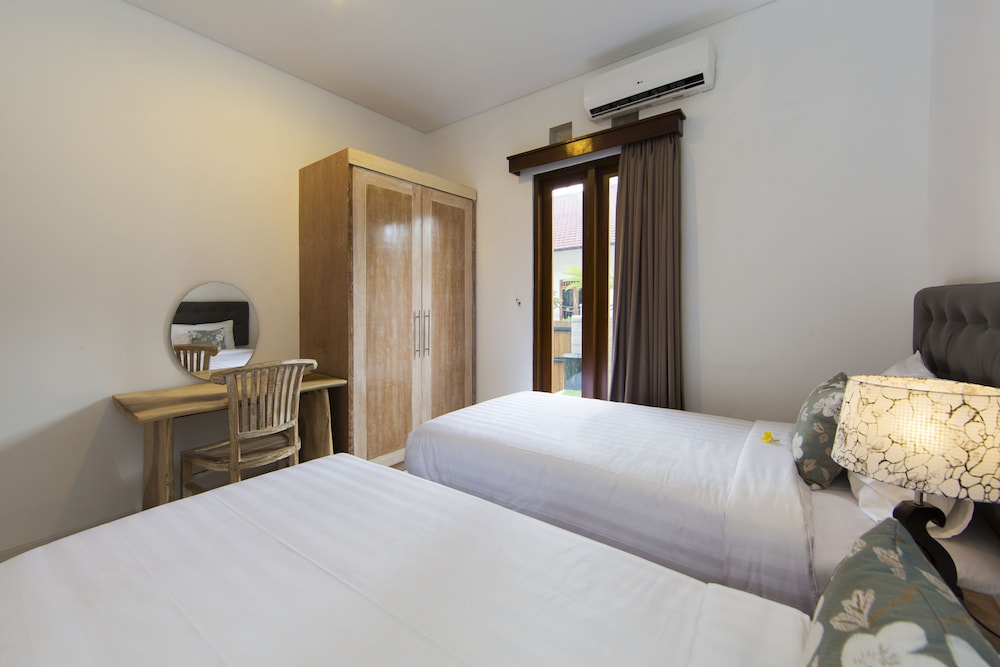 Odika Lovina House And Villa 24/73
