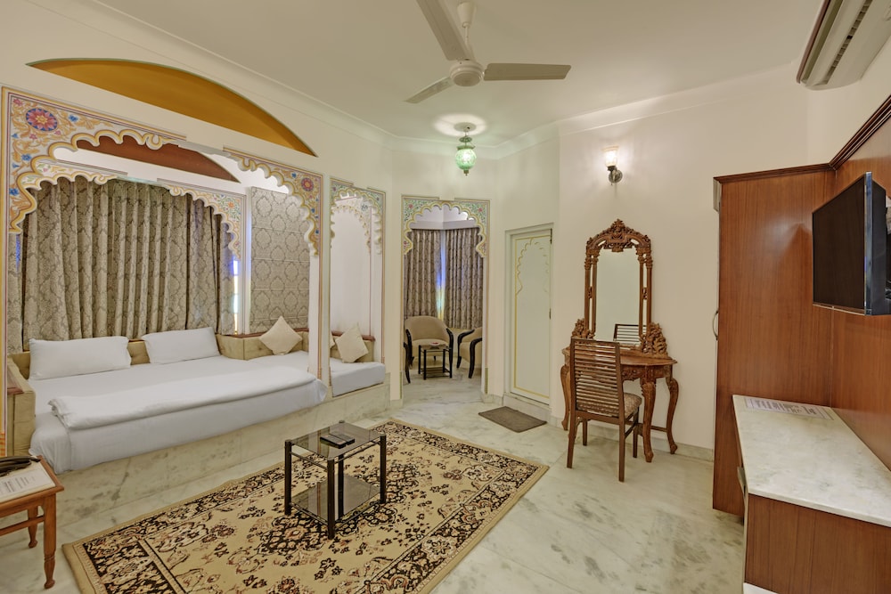 HOTEL RAJ PALACE 11/50