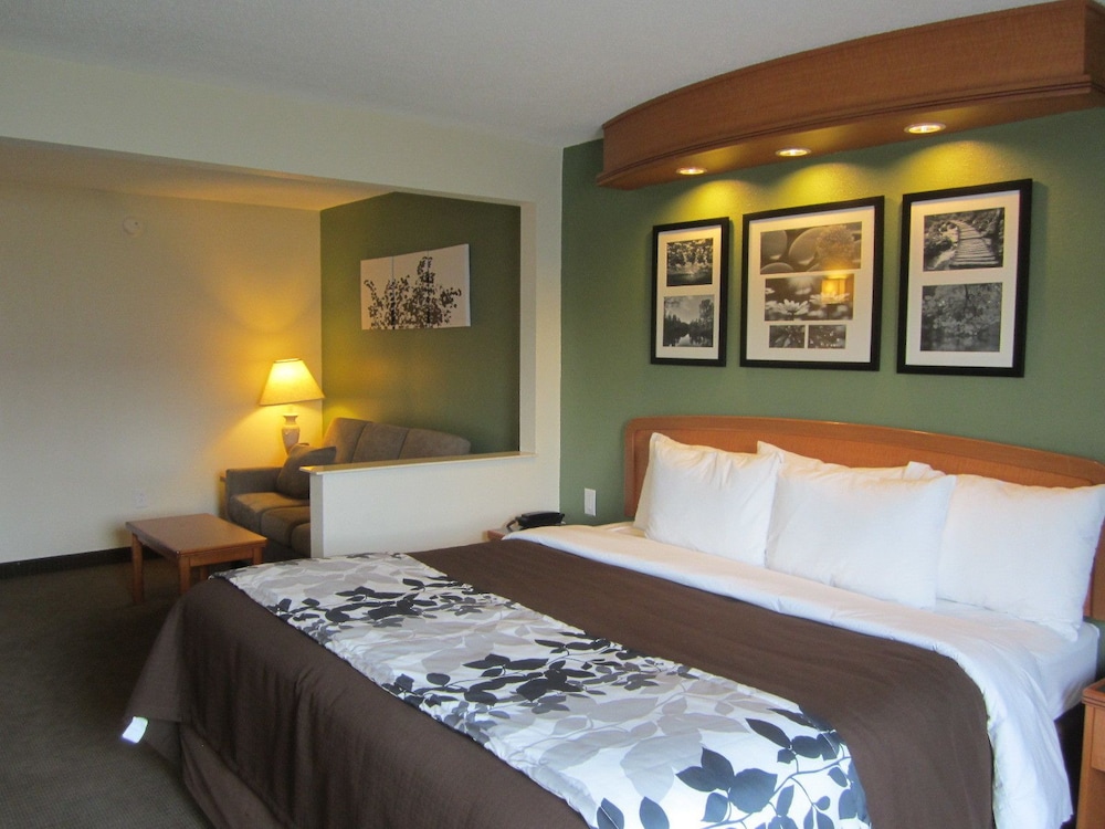 Clarion Pointe Albemarle 16/59