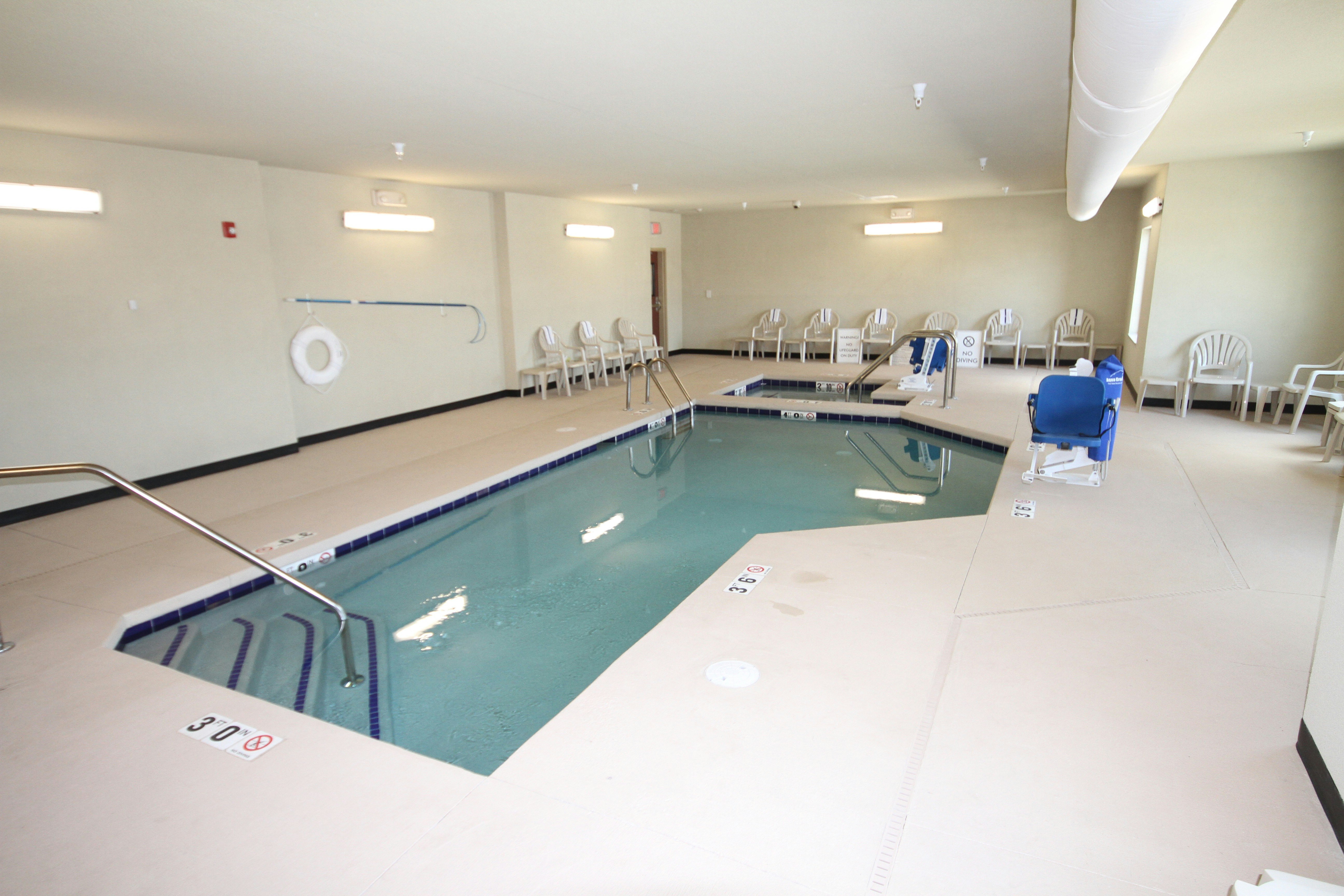 Cobblestone Hotel & Suites - Devils Lake 30/62