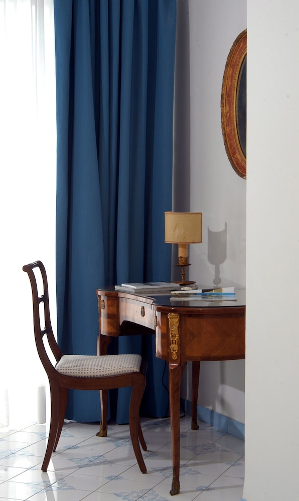Pazziella Garden & Suites 63/66