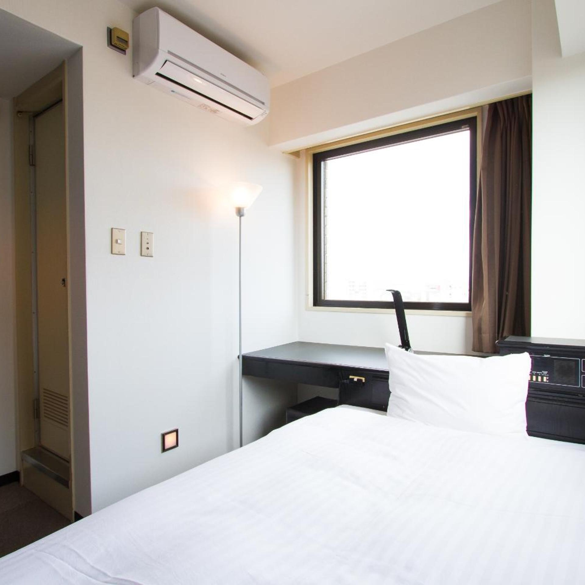 Room, Single