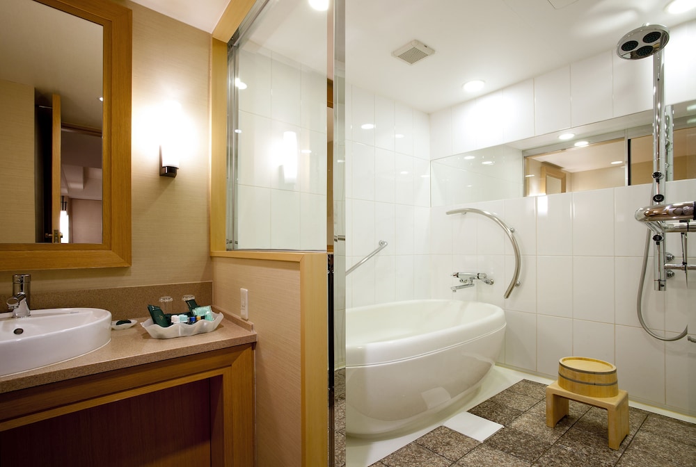 Rihga Royal Hotel Kyoto 67/70