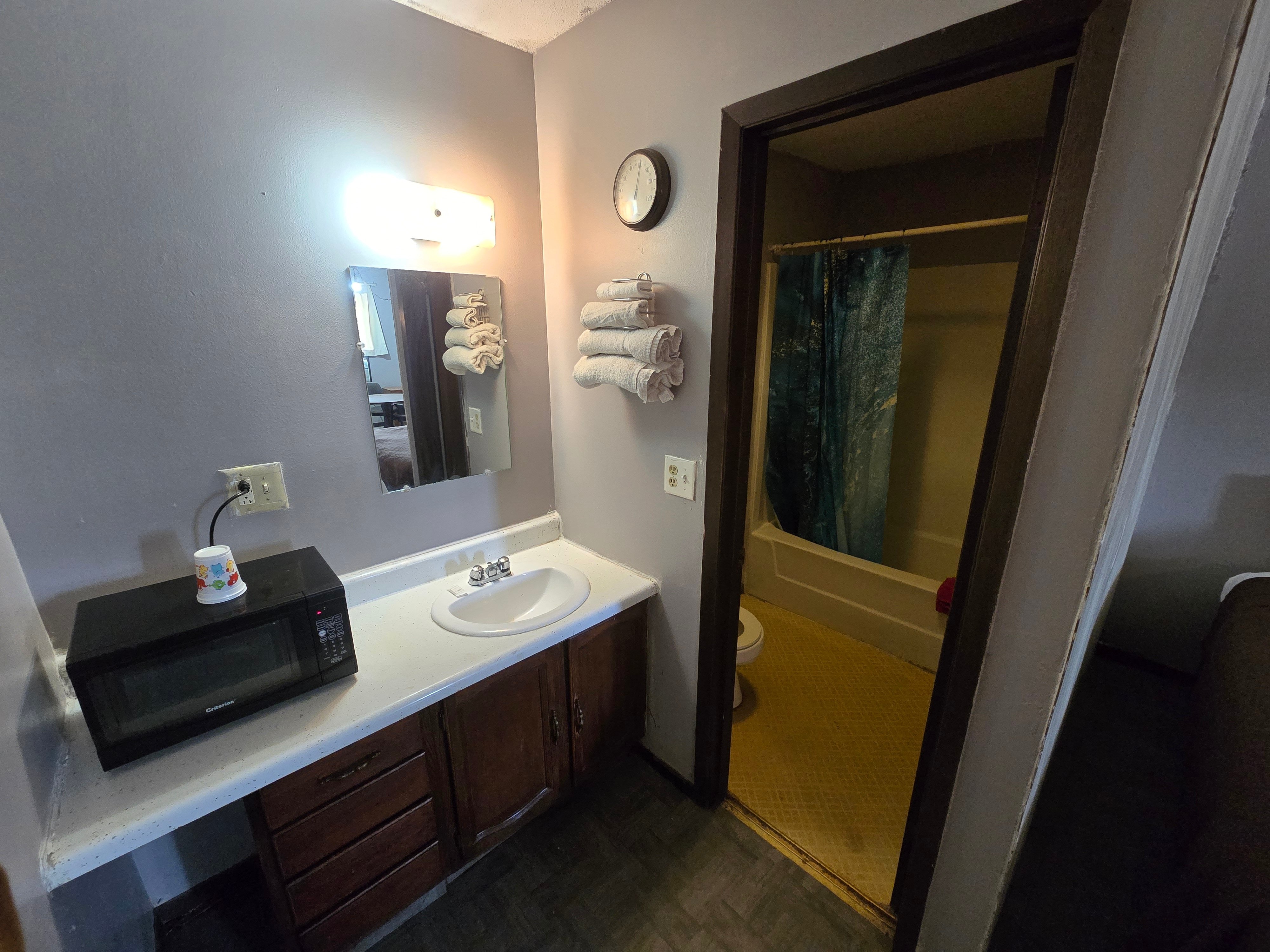 OYO Sandman Inn 55/58