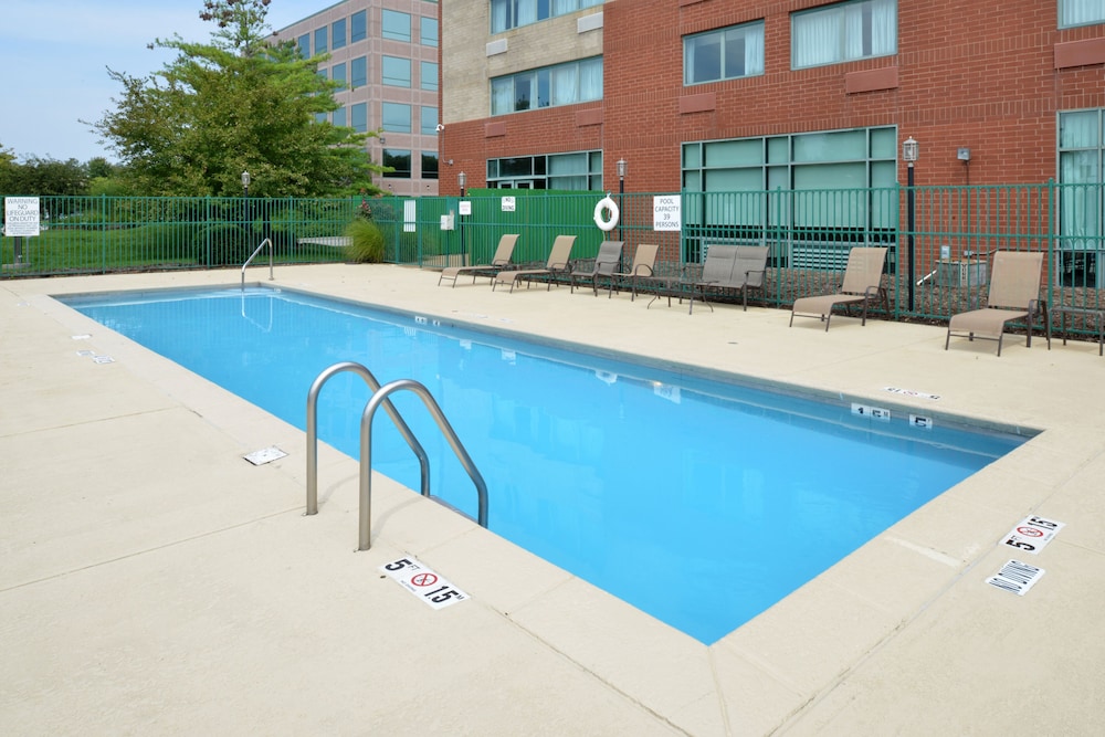 Elimwood Hotel, A Ramada by Wyndham 30/64