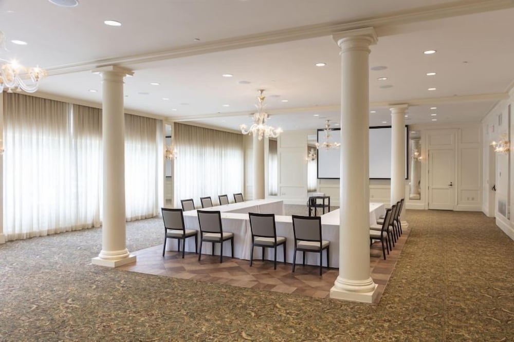 Southern Hotel 23/28