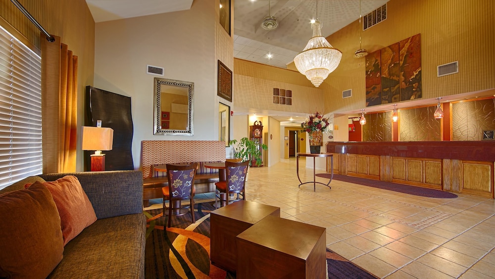 Best Western Plus Woodland Hills Hotel Suites 6/30