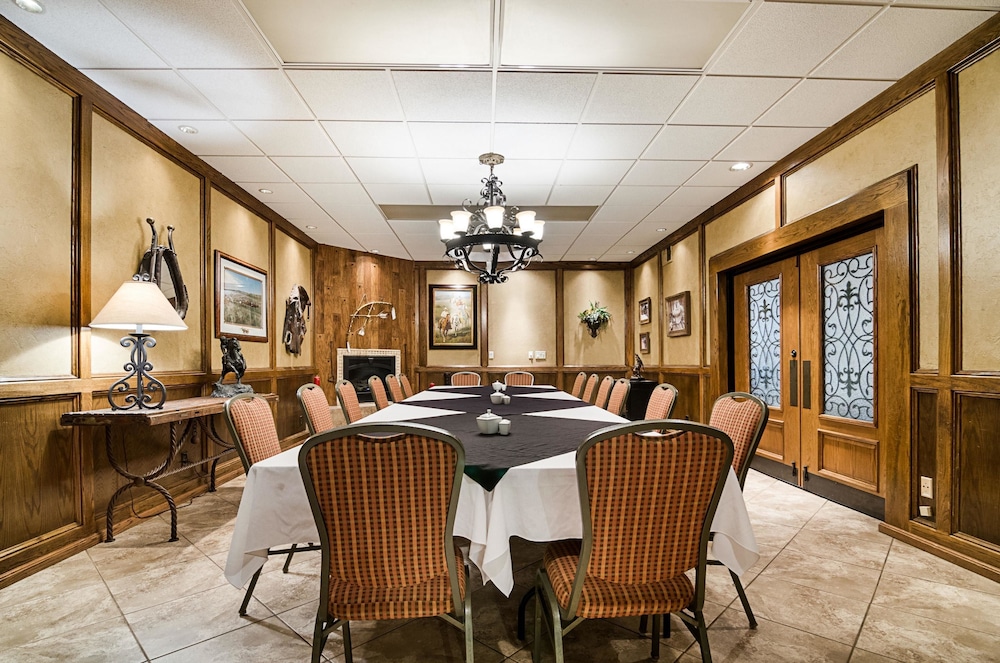 Clarion Inn Garden City, KS 49/60