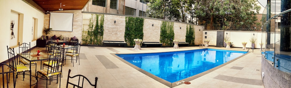 The Zehneria Portico Nairobi 68/73