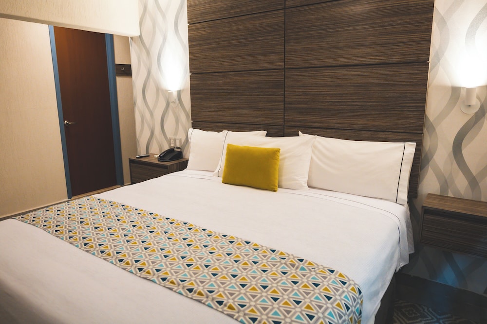 Hotel Expo Abastos 27/71