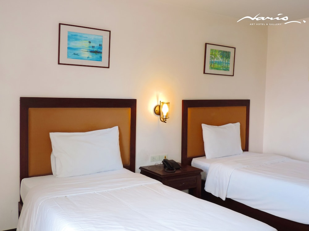NARIS ART HOTEL 16/55