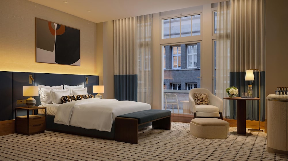 Suite, King Bed