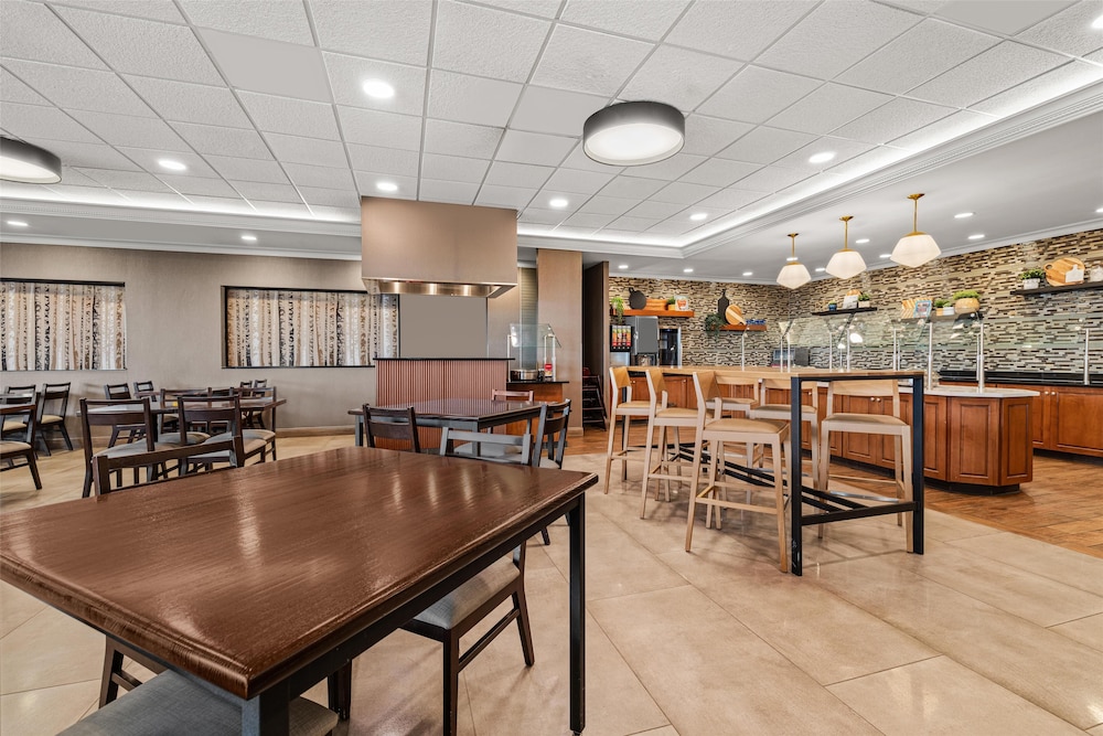 Drury Inn and Suites Creve Coeur St Louis 26/43