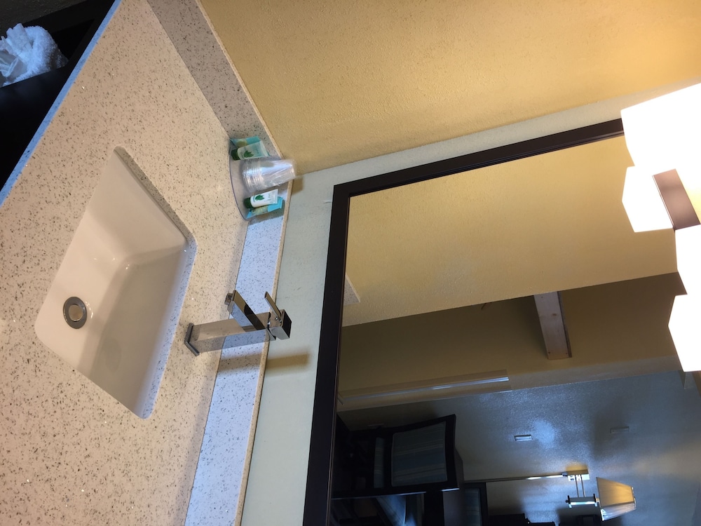 Blu Atlantic Oceanfront Hotel Suites 36/59