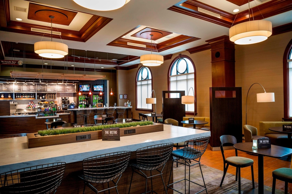 Courtyard by Marriott Norfolk Downtown 8/44
