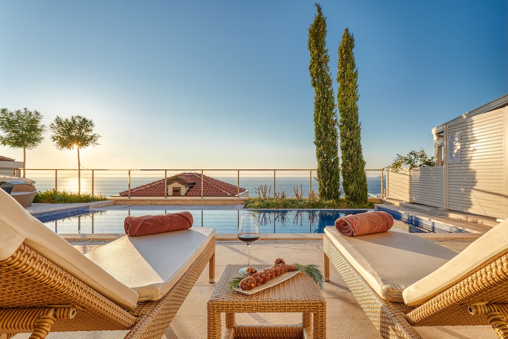 Ananti Resort, Residences and Beach Club 43/49