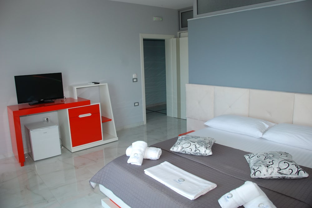Oceanic Overview Suites 18/50