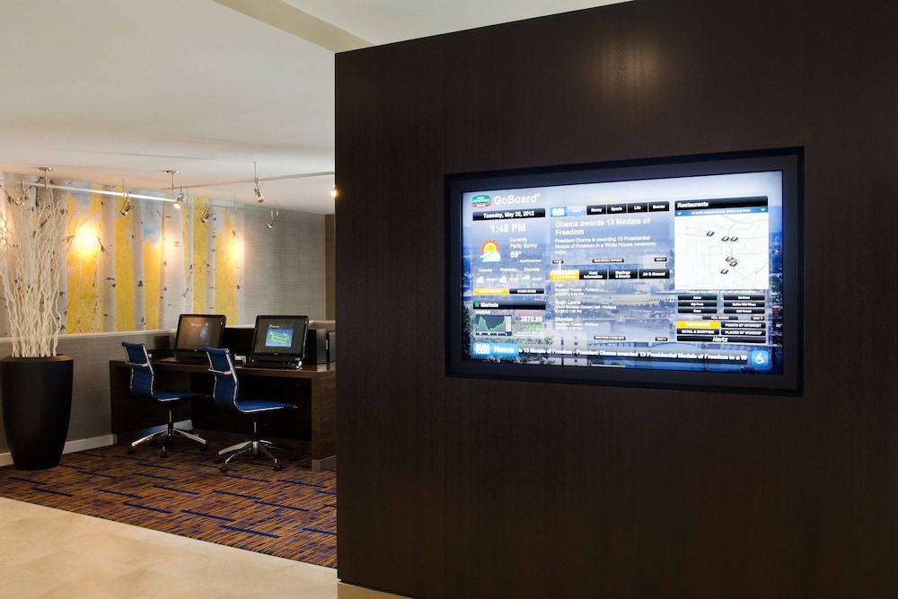 Courtyard By Marriott Portland Beaverton 18/24