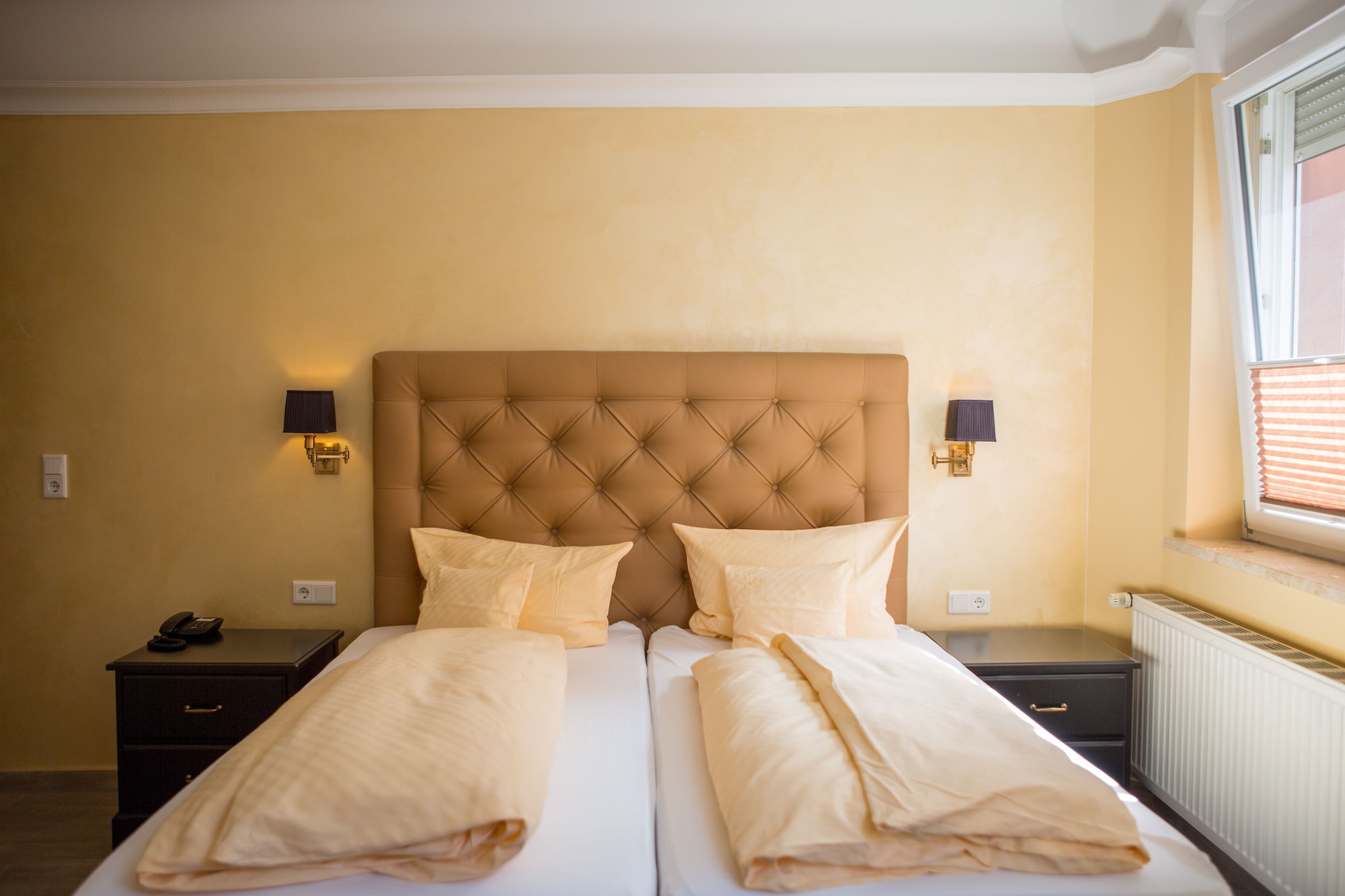 Comfort, 1 Double and 2 Bunk Beds، HOTEL HEIDELBERGER HOF 2/10