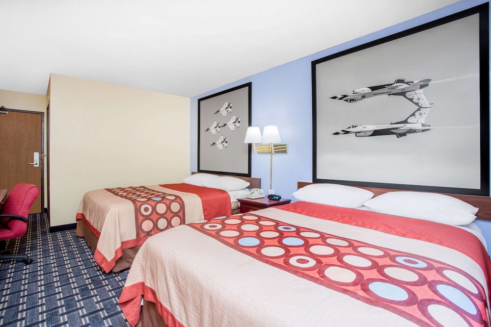 Super 8 by Wyndham Warner Robins 10/20