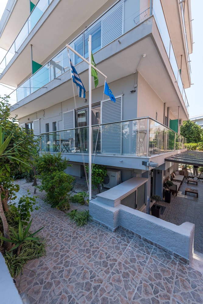 7 Palms Hotel Apartments 41/49