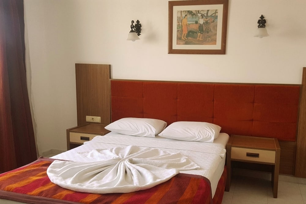 Carmen Suite Hotel 16/32