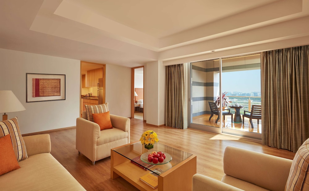 Grand Hyatt Mumbai Hotel and Residences 50/75