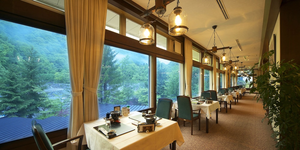 restaurant-cafeteria