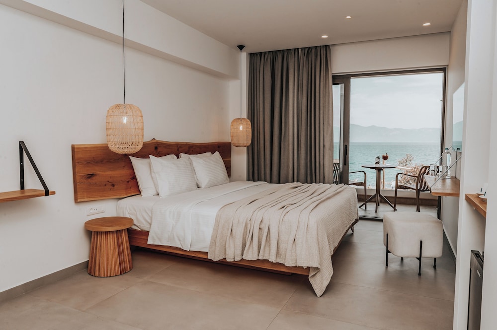 JUNIOR SUITE, SEA VIEW