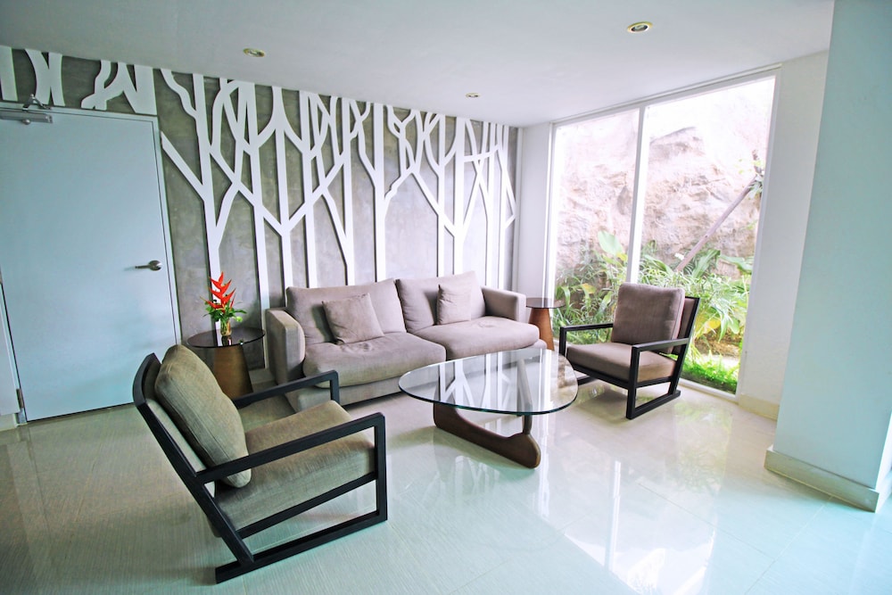 Amazon Residence By Pattaya Sunny Rentals 24/50