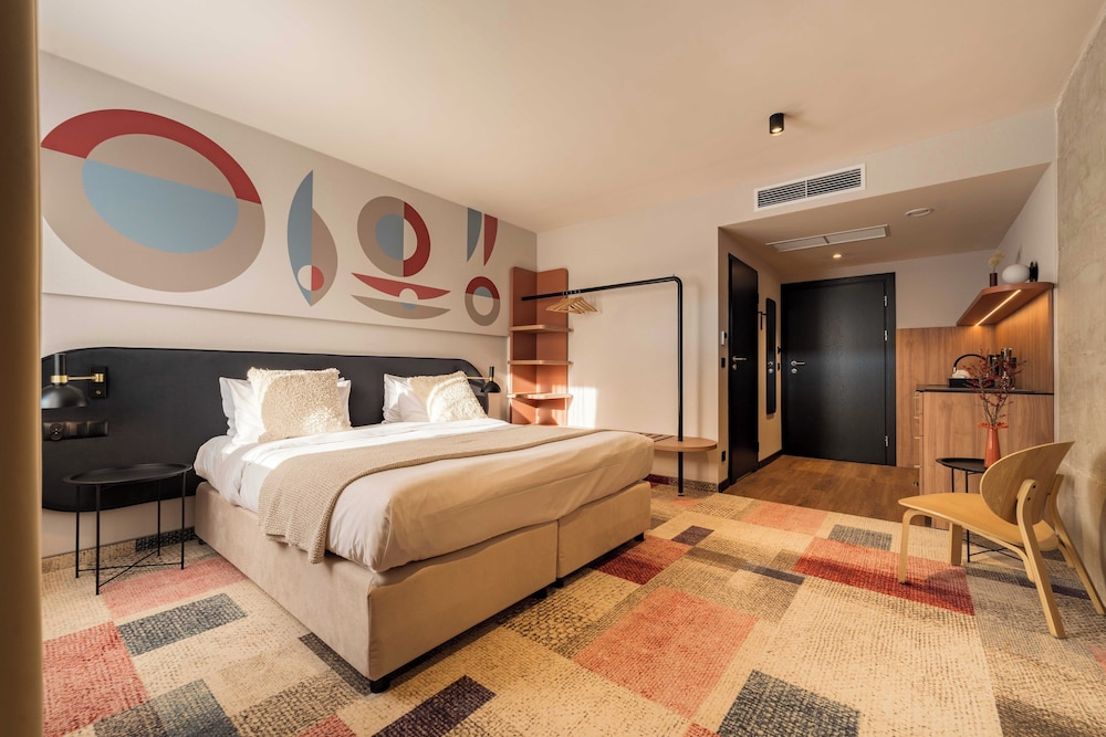 SUPERIOR, DOUBLE BED, KITCHENETTE