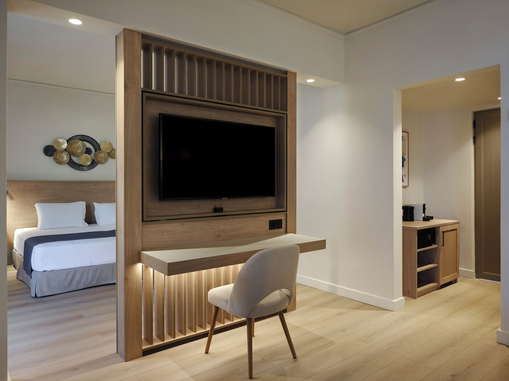 Atlantica Ocean Beach Resort 52/64
