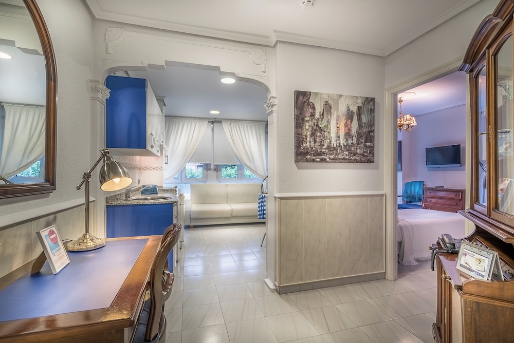 APARTAMENTOS LAS BRISAS 2/49